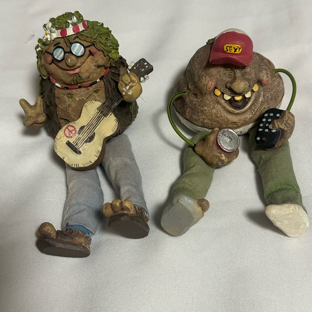 Whimsical Figurine Set with Guitar and Remote 2006